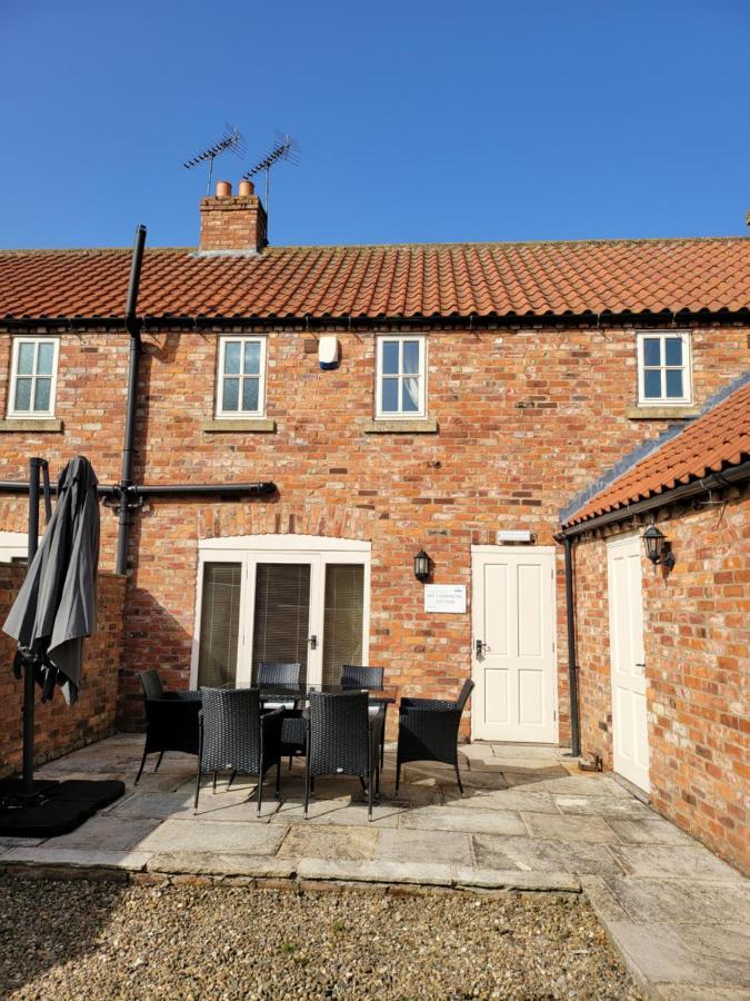 The Blue Bell Inn Weaverthorpe Екстериор снимка