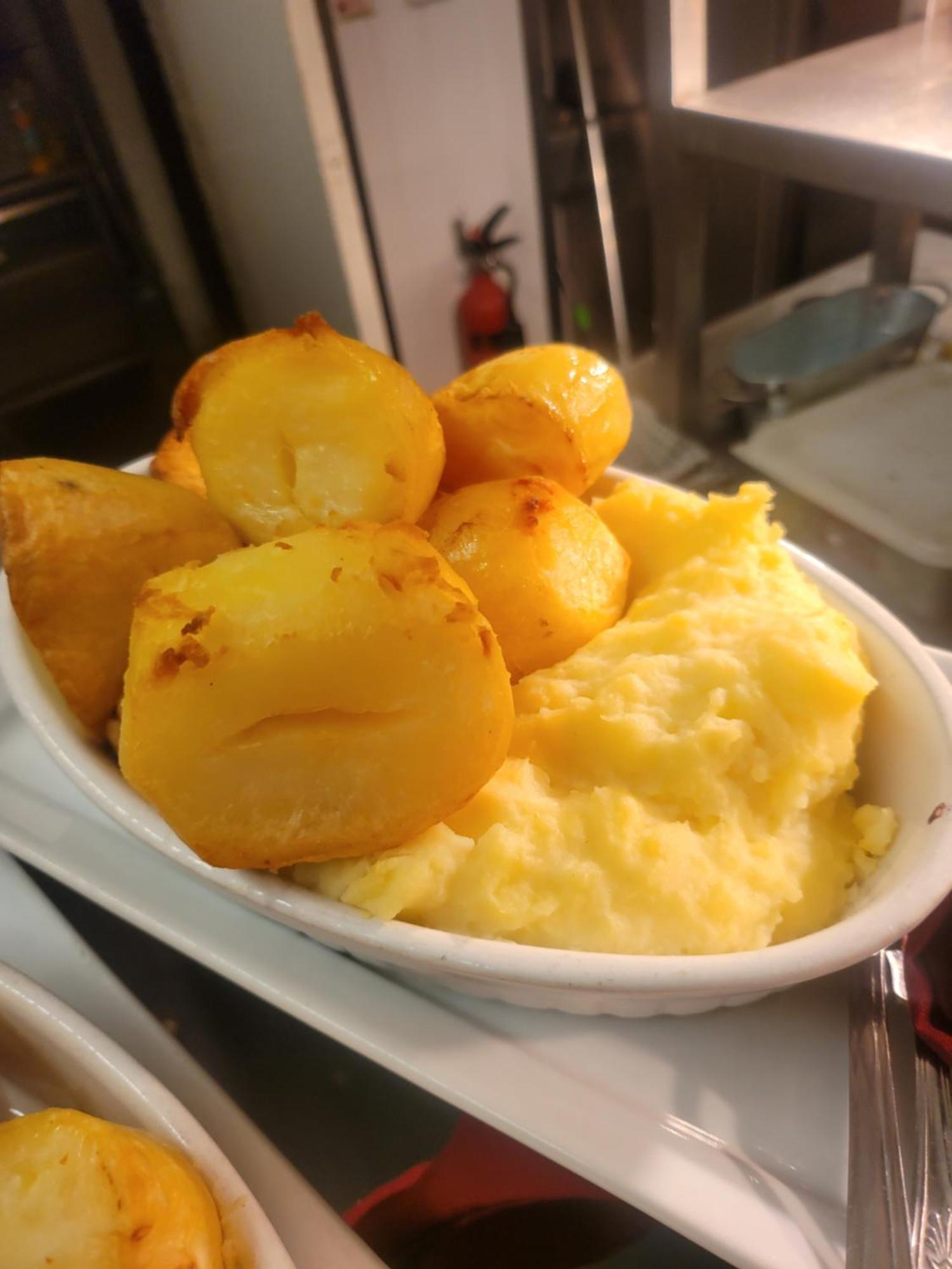The Blue Bell Inn Weaverthorpe Екстериор снимка