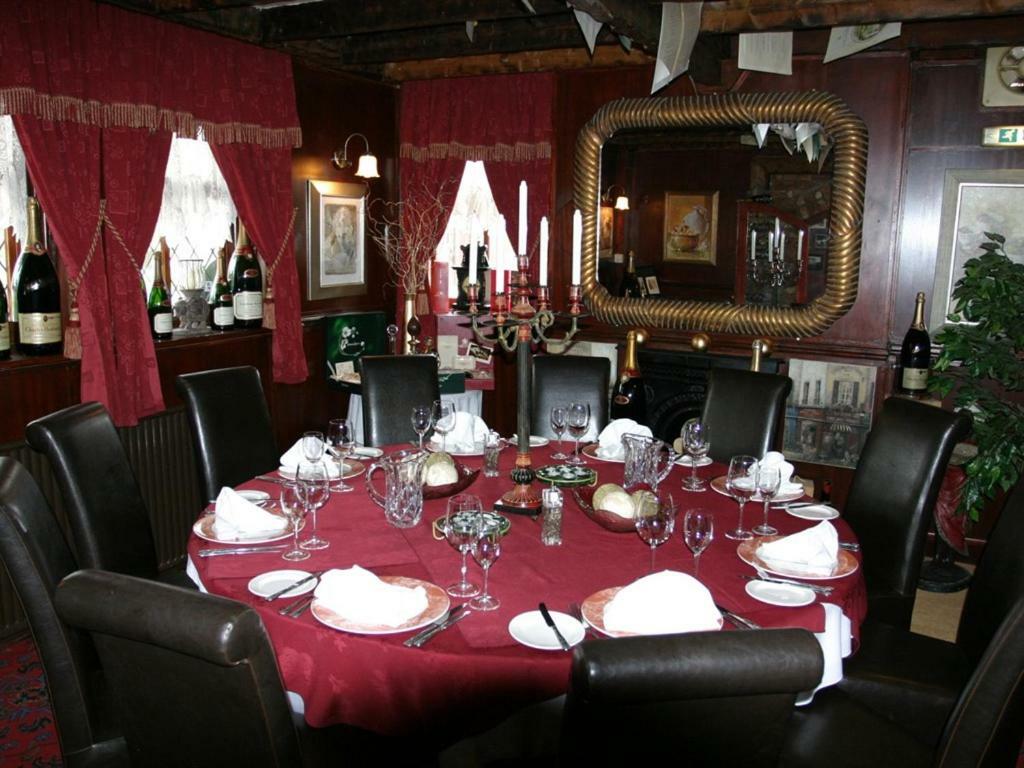 The Blue Bell Inn Weaverthorpe Стая снимка