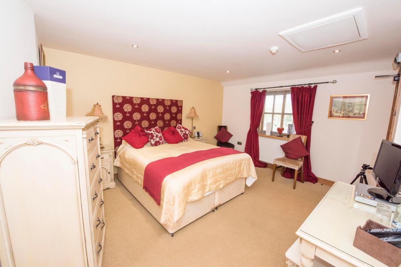 The Blue Bell Inn Weaverthorpe Екстериор снимка